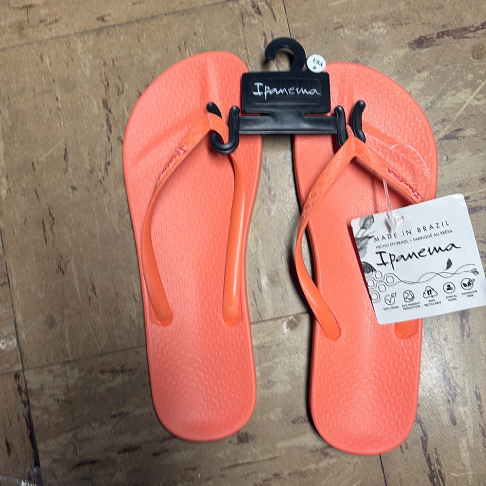 NWT Ipanema sandals